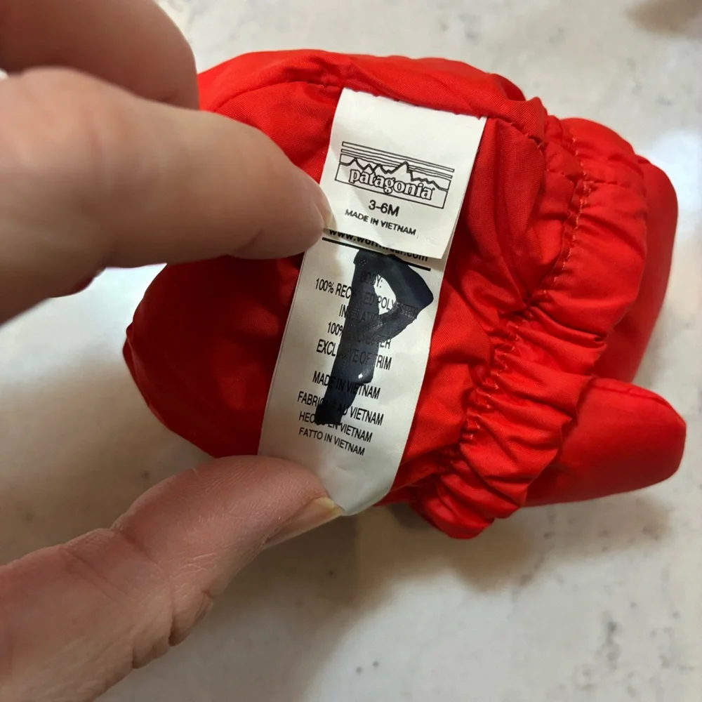 Patagonia Baby Puff Mittens in Catalan Coral